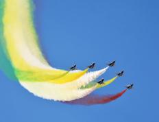 开云平台-奥亚尔萨瓦尔梅开二度闪耀全场，马里战术完胜3-0压制丹麦