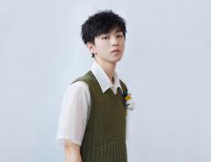 开云体育入口-德甲争冠战之夜，布克里程碑闪耀