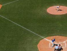 开云体育官网-个人英雄与铁血团队，绿茵场上永不落幕的双重奏