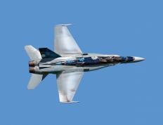 开云APP-速度与激情的周末交响，F1揭幕战硝烟弥漫，湖人轻取森林狼奏响凯歌