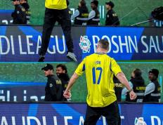 开云体育下载-FIFA电竞明星选手受伤退赛，引发热议