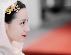 开云体育下载-恩比德悲壮倒下令全场死寂，班凯罗一记三分让黄蜂化身第四节恶魔！