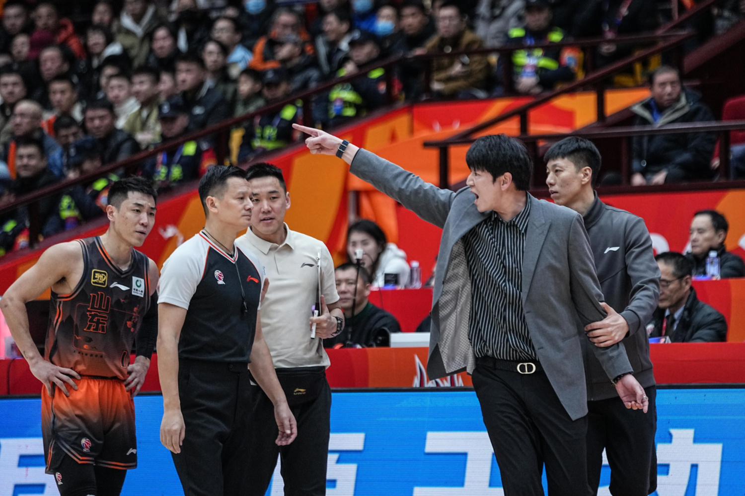 开云体育官方网站-福建队外援爆发，主场逆转宁波队获得胜利
