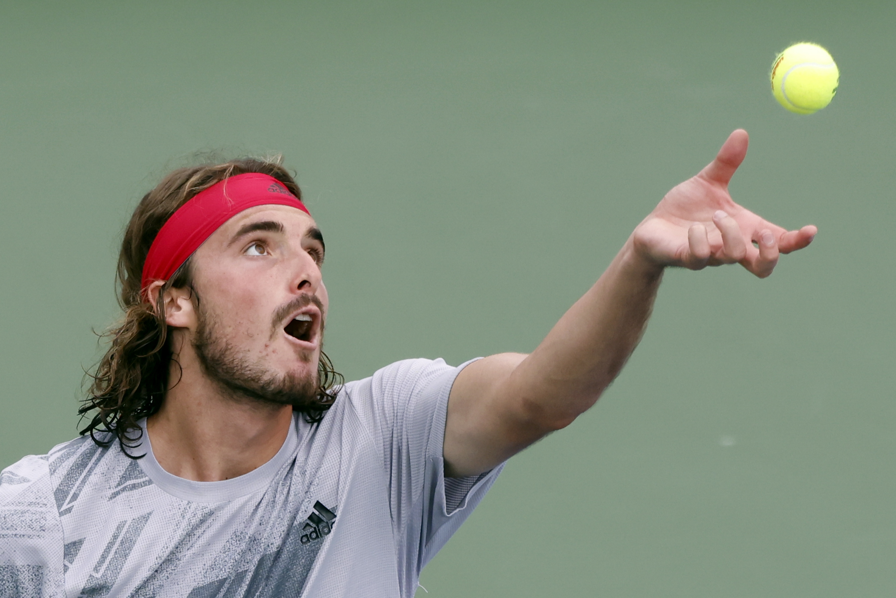 开云体育-美国网球队险胜英国网球队，西西帕斯惊艳世界的简单介绍