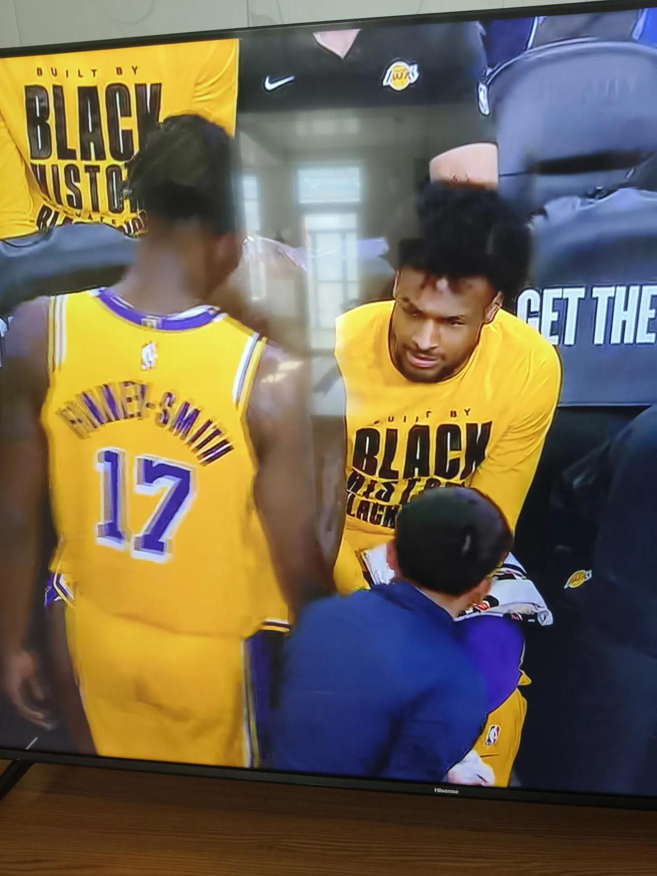 开云体育下载-澳大利亚男篮绝地反击湖人B队，拉塞尔送出助攻