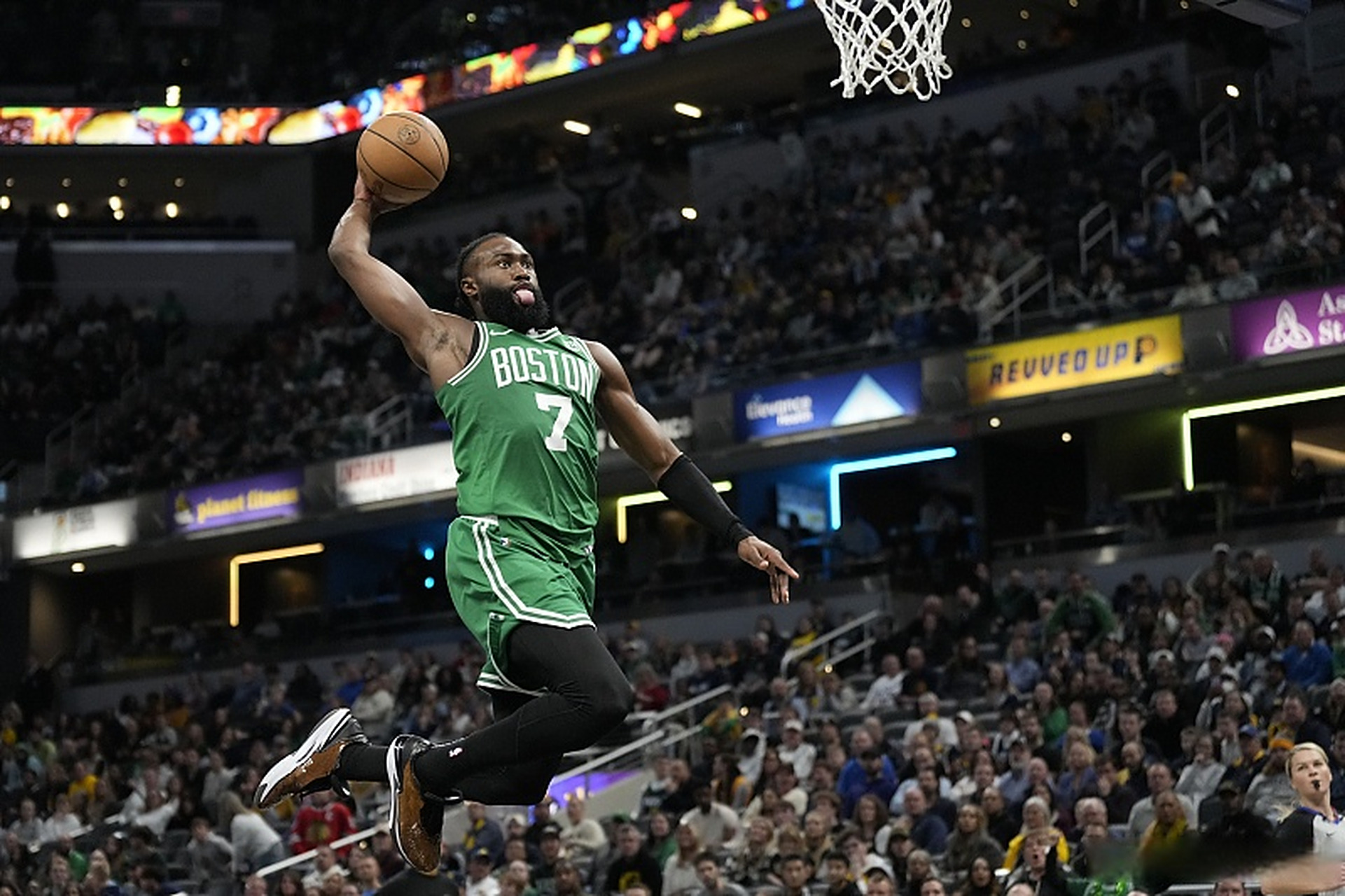 开云体育官方网站-关于凯尔特人取胜步行者，强势晋级下一轮的信息