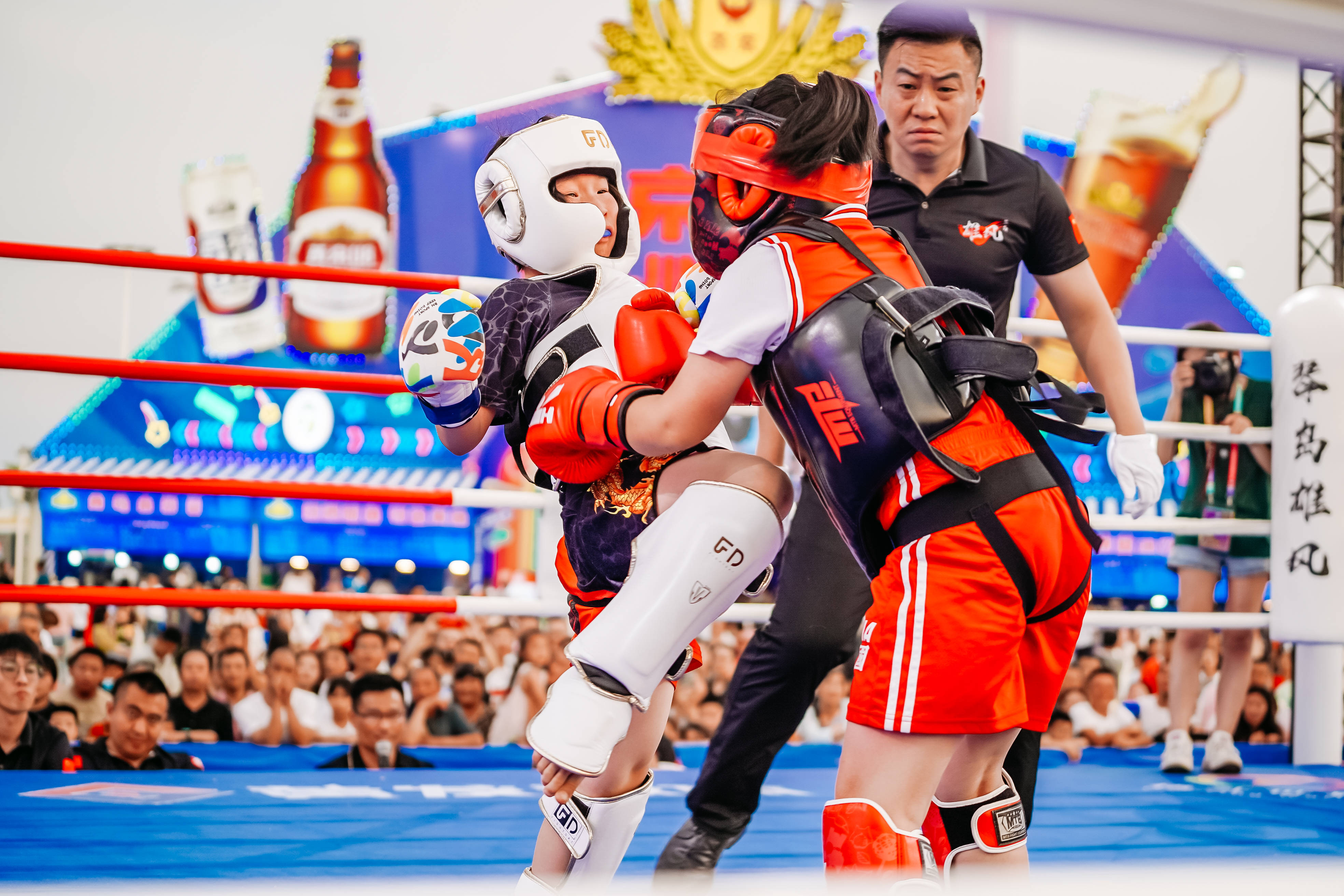 开云下载-拳击决赛震撼开打,巅峰对决引爆全场