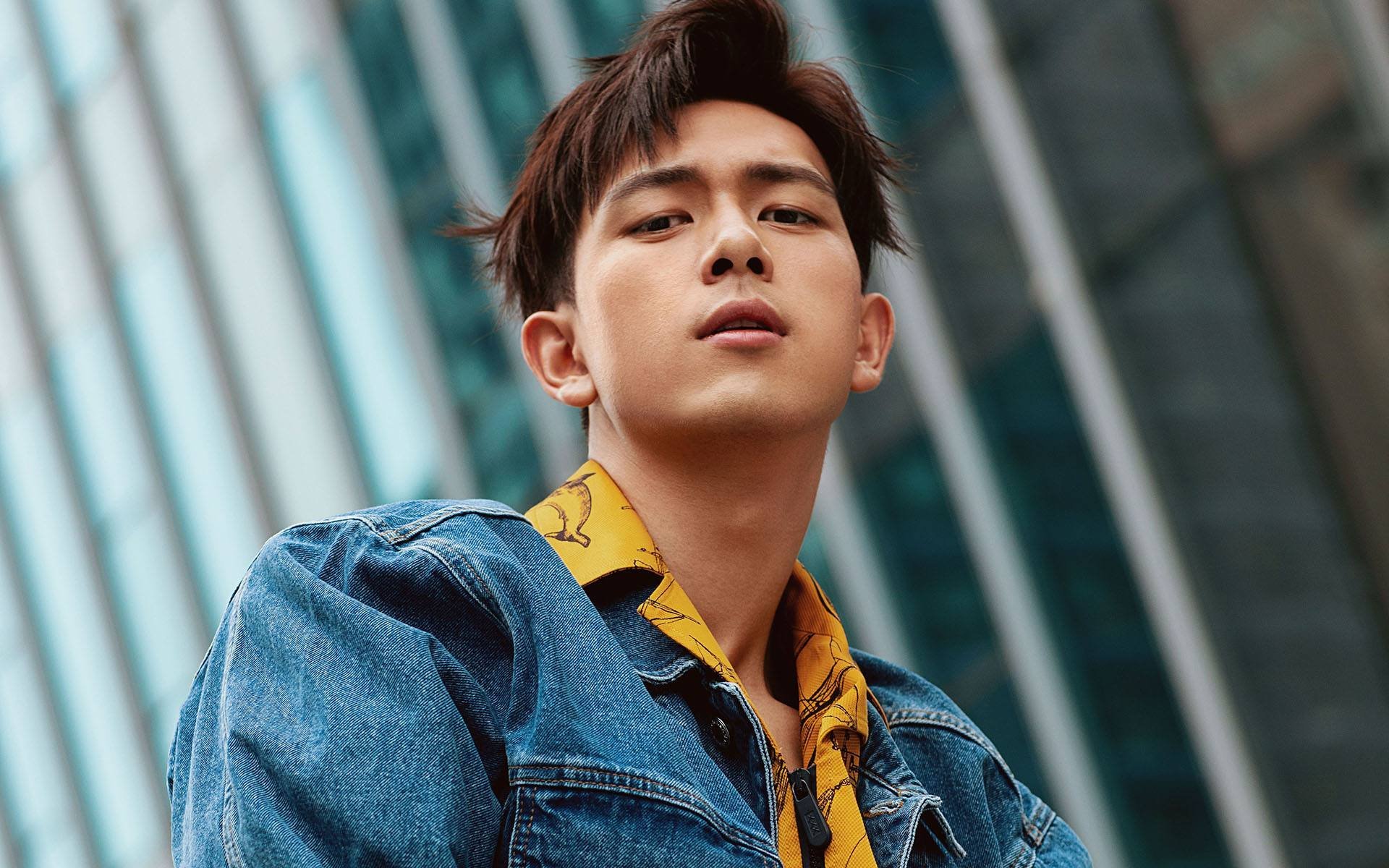 开云体育官网-双线征服，阿尔及利亚绿与F1红牛的统治日