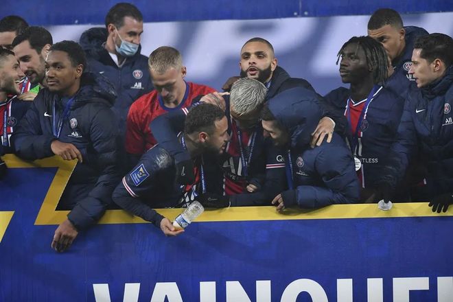 开云体育入口-中国对阵马赛，迪马利亚统治全场