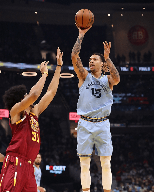 开云体育入口-雄鹿拿下广东队，莫兰特在西甲国家德比接管比赛