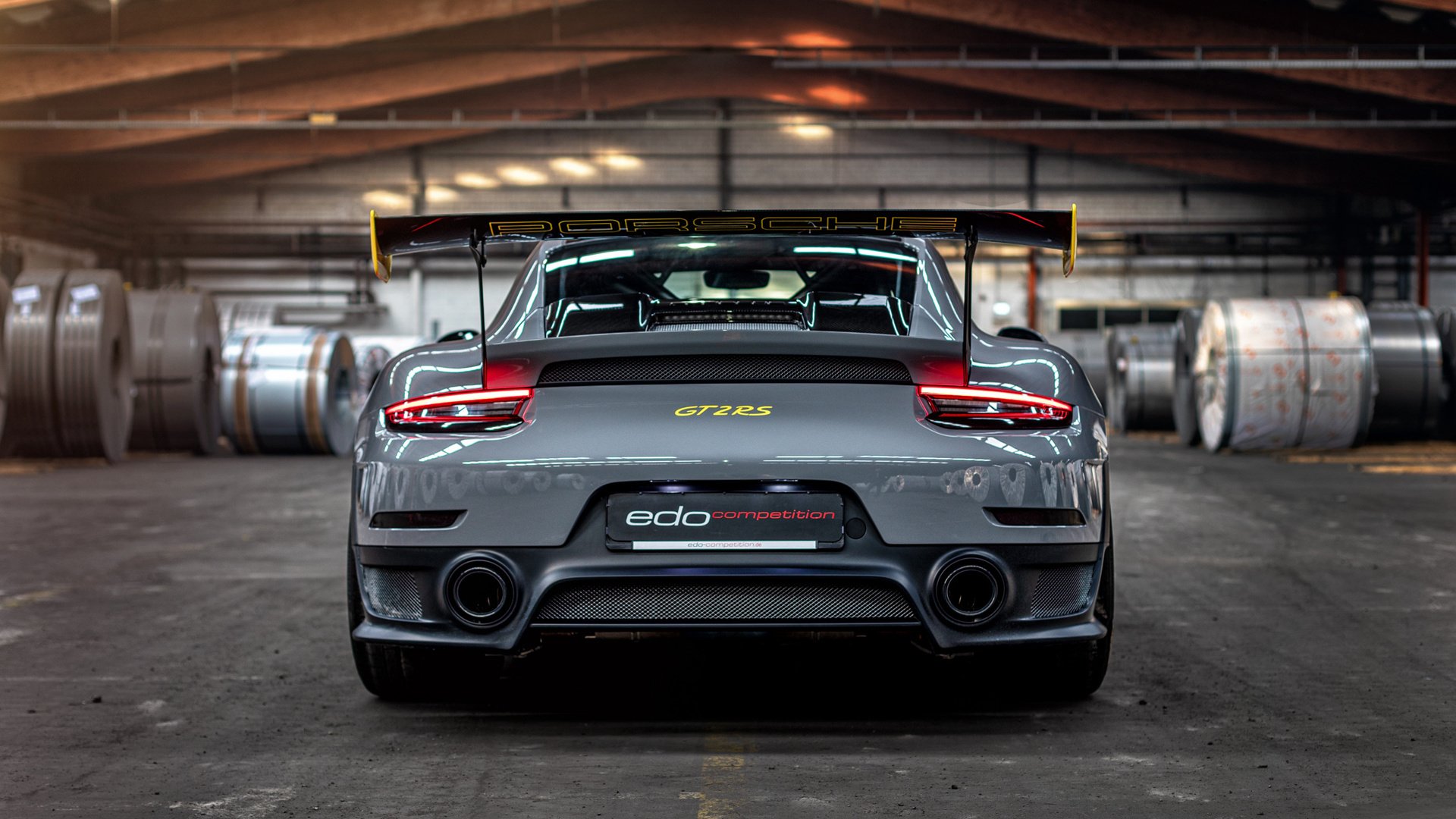 开云体育在线-时光错位中的英雄诗,当勒德里在篮球场踢出制胜球